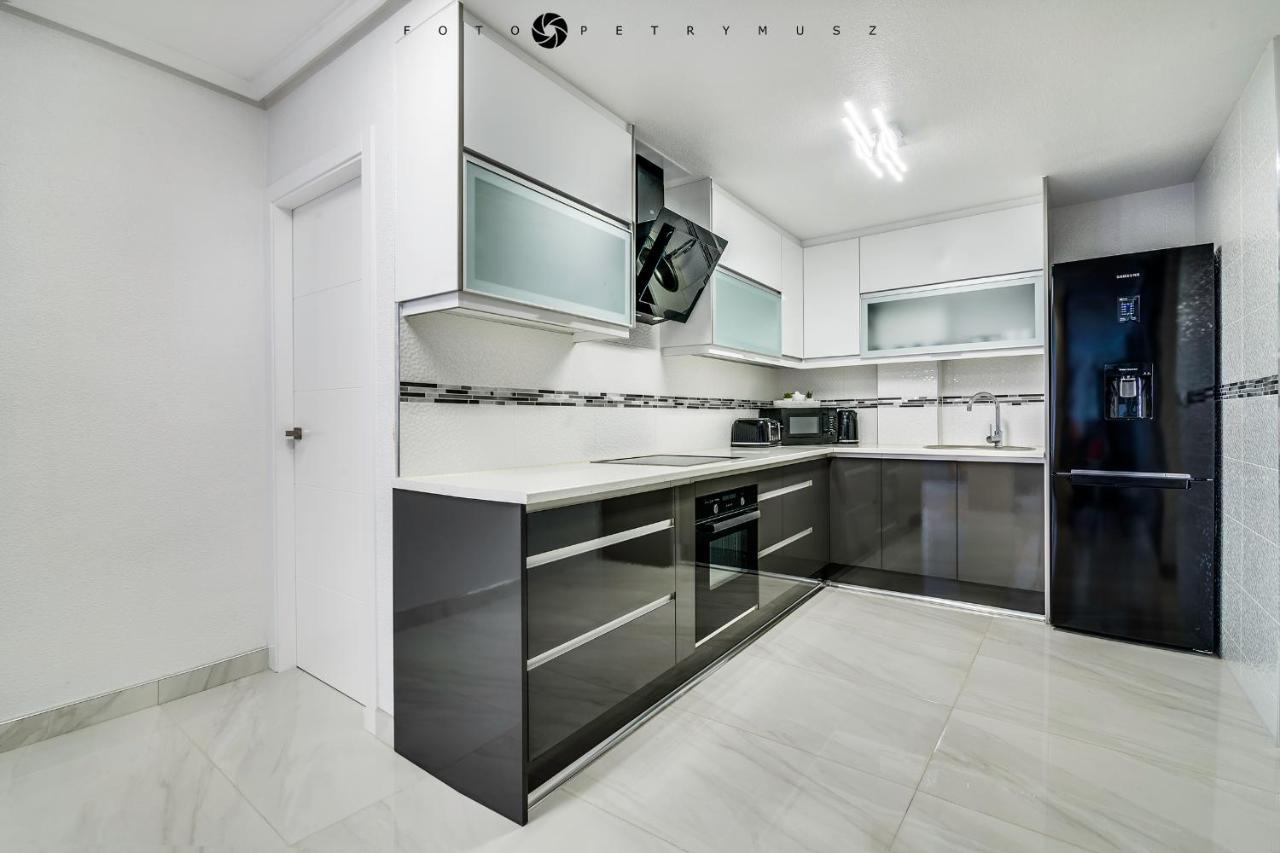Edificio Urizaga Apartment Torrevieja Exterior photo